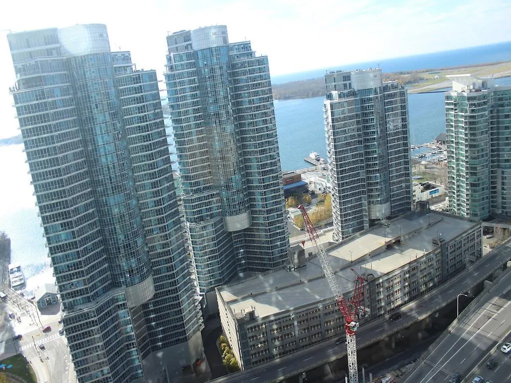Eg Suites - York St Condos Cn Tower トロント アパート