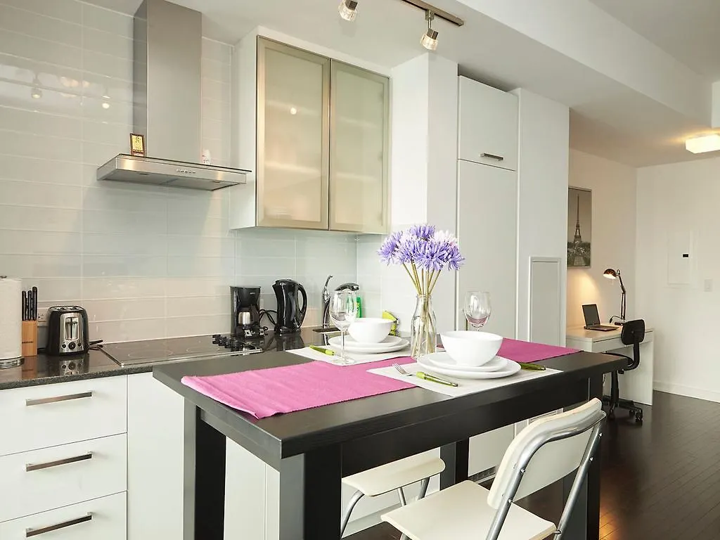 Eg Suites - York St Condos Cn Tower トロント アパート