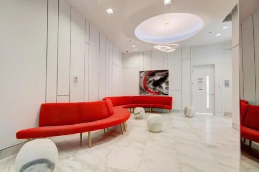 Eg Suites - York St Condos Cn Tower